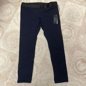 Brand new black on black legging